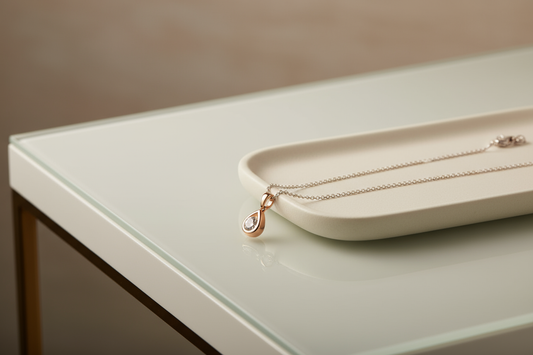 everyday wear chain with matching pendent at display table